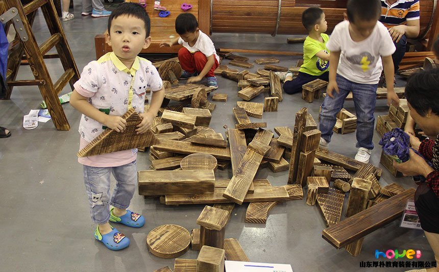 什么是安吉游戏？幼儿园如何选择安吉游戏设备？
