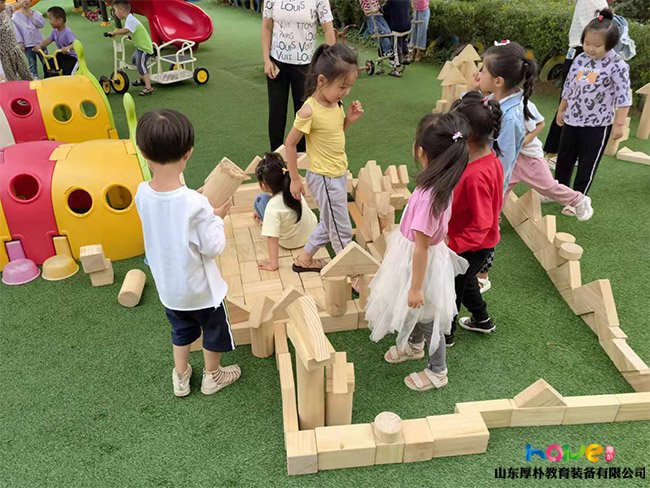 幼儿园小班搭积木游戏活动的教案