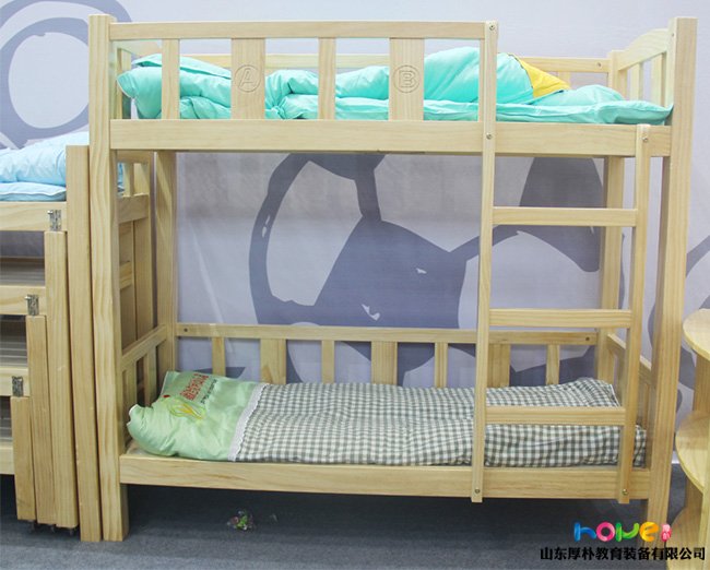 幼儿园中班怎样安全爬高床的教案