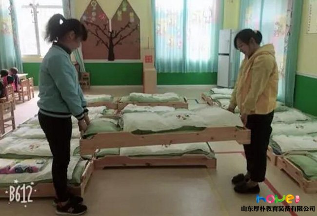 幼儿园老师如何轻松安全抬床